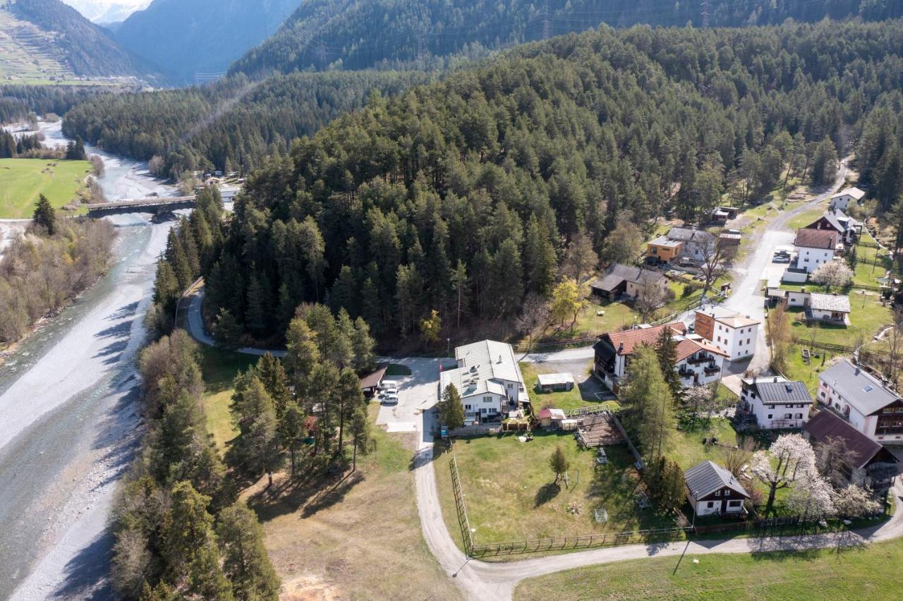 Pensiun Lischana Sent Exterior photo