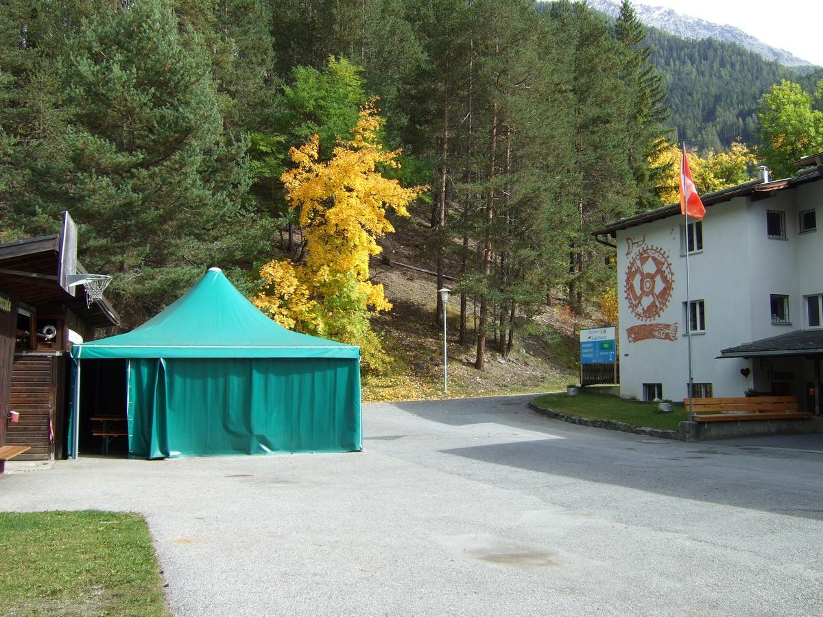 Pensiun Lischana Sent Exterior photo