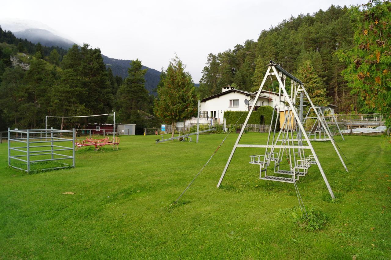 Pensiun Lischana Sent Exterior photo